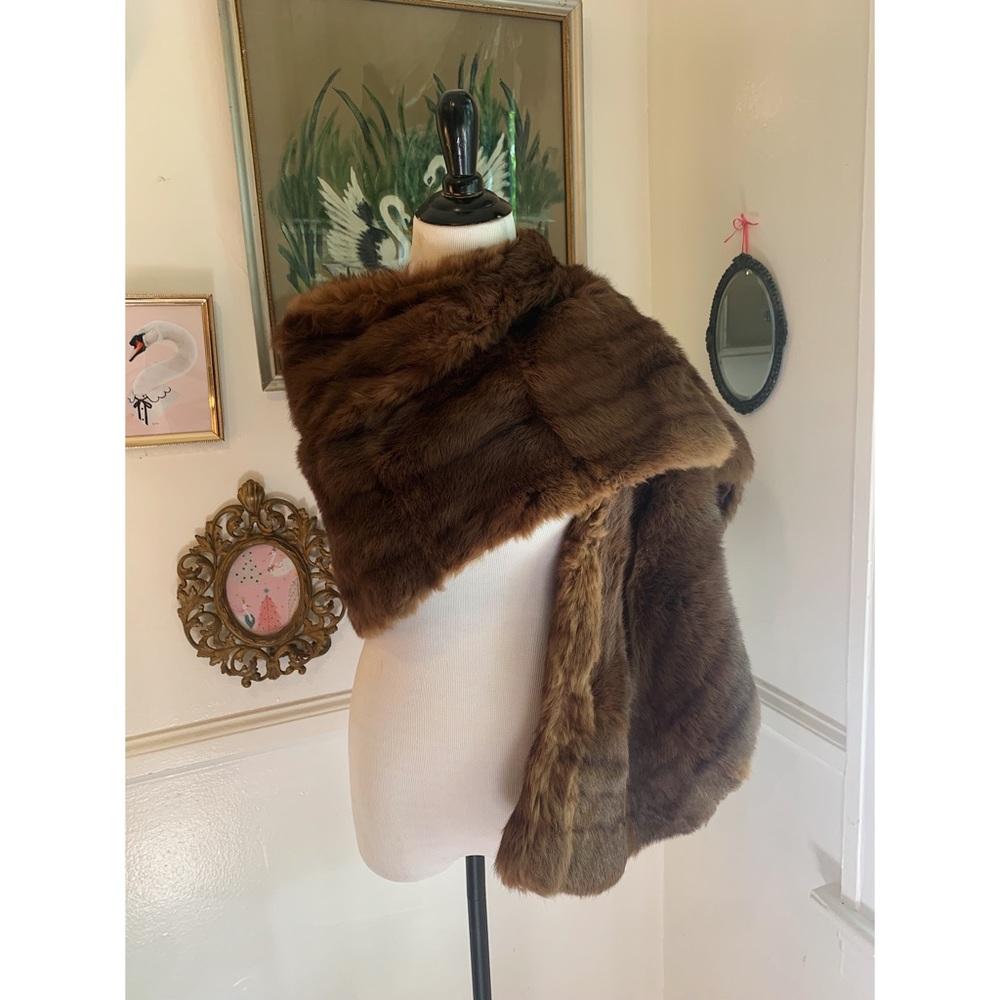 Vintage 1940’s deep chestnut brown mink stole!